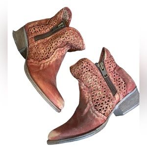 Circle G Rustic Western Ankle Boots
